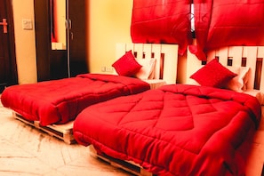 Deluxe Room | In-room safe, iron/ironing board, free WiFi, bed sheets