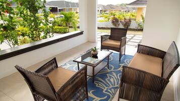 Family Villa, 3 Bedrooms, Garden View | Terrace/patio