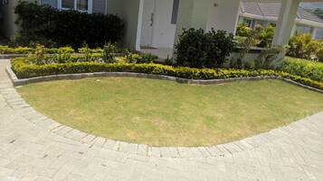 Pintu masuk hartanah