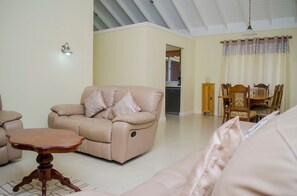 Televisión de pantalla plana, reproductor de DVD