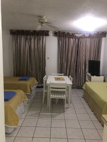 Ocho Rios Beach Apt at Sandcastles