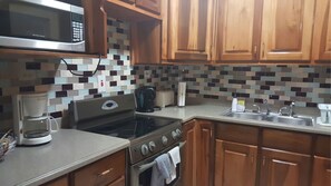 Family Apartment, 2 Bedrooms | Private kitchen