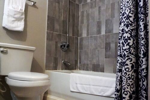 City Apartment | Bathroom