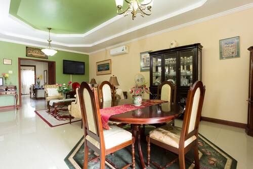 City Apartment, 2 Bedrooms | In-room dining