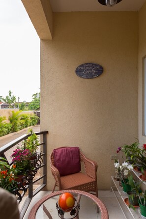 City Apartment, 2 Bedrooms | Balcony - New Kingston Guest Apartment at Inglaterra I (Kingston)
