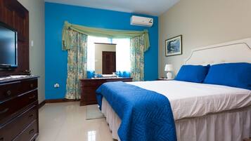 City Apartment, 2 Bedrooms | 2 bedrooms, Egyptian cotton sheets, premium bedding, in-room safe