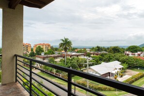 City Apartment, 2 Bedrooms | Balcony