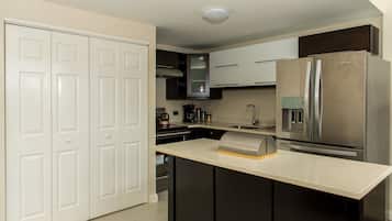 Cobertura superluxo, 1 cama King | Cozinha privada | Geladeira grande, micro-ondas, fogão, cooktop