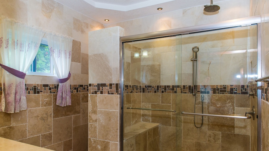 Kingston Luxury Family Retreat