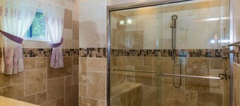 Kingston Luxury Family Retreat