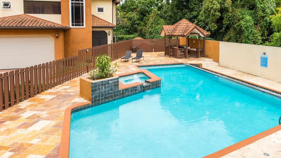 Kingston Luxury Family Retreat