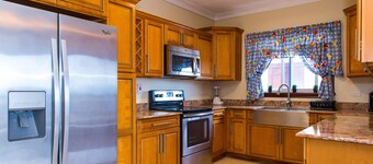 Kingston Luxury Family Retreat