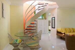 Family Villa, Beach View | Living area