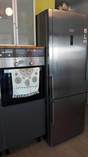 Family Apartment, 1 King Bed with Sofa bed | Private kitchen | Fridge, microwave, oven, stovetop - Arslan Apart (Istanbul)
