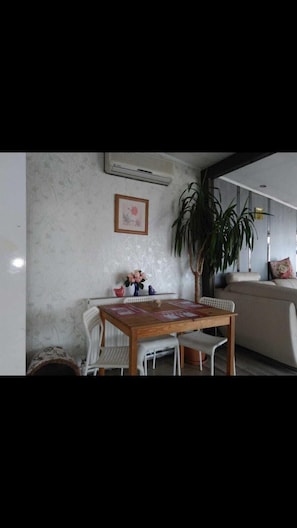 Family Apartment, 1 King Bed with Sofa bed | Living room | LCD TV - Arslan Apart (Istanbul)