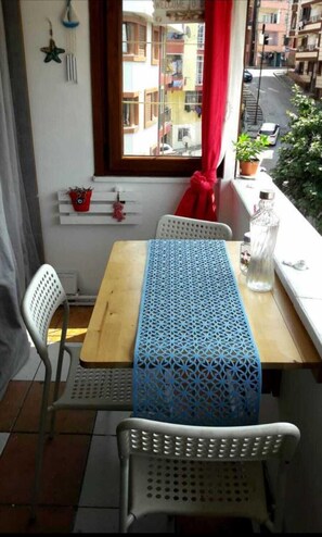 Familienapartment, 1 King-Bett und Schlafsofa | Terrasse/Patio