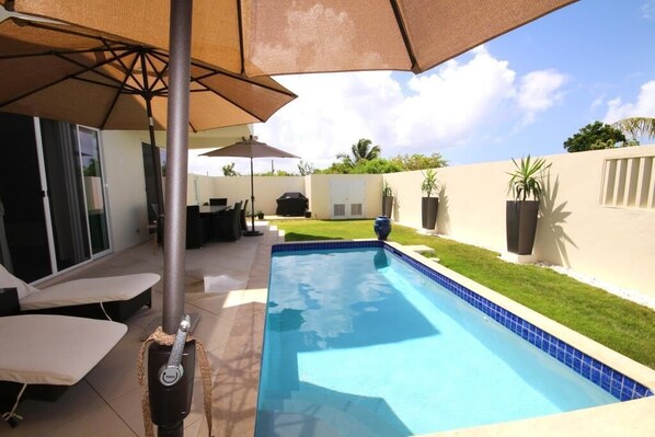 Pool - Spacious Ocean View Penthouse with a great view. (South Hill)