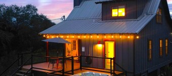 Adorable Cabin on Private Acres with Bird Blind