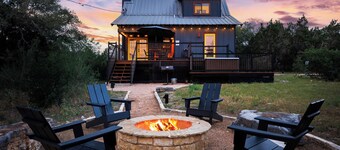 Adorable Cabin on Private Acres with Bird Blind