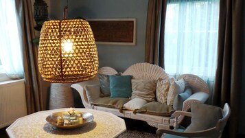 Minibar, in-room safe, desk, iron/ironing board