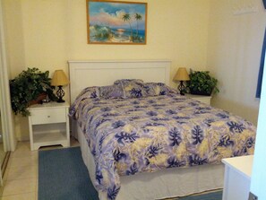 1 bedroom, Egyptian cotton sheets, pillow-top beds, iron/ironing board - Beachfront 1bd Condo-Huge Balcony Looking Directly at Beach (South Padre Island)