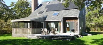 Airy, Quiet Vacation Rental Home, pool, tennis, FERRY TIX on MV