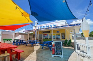 Outdoor dining - Gulf View, Sandy Beach Across Street, Near Pier Park (Panama City Beach)