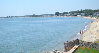 DIRECT WATERFRONT PRIVATE BEACH