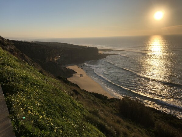 Beach nearby - Lovely Apartment with sea view and pool in Ericeira, Portugal (Fonte Boa da Brincosa, Ericeira)