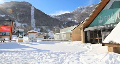 SERRE CHEVALIER: At the foot of the slopes and at the start of hiking trails