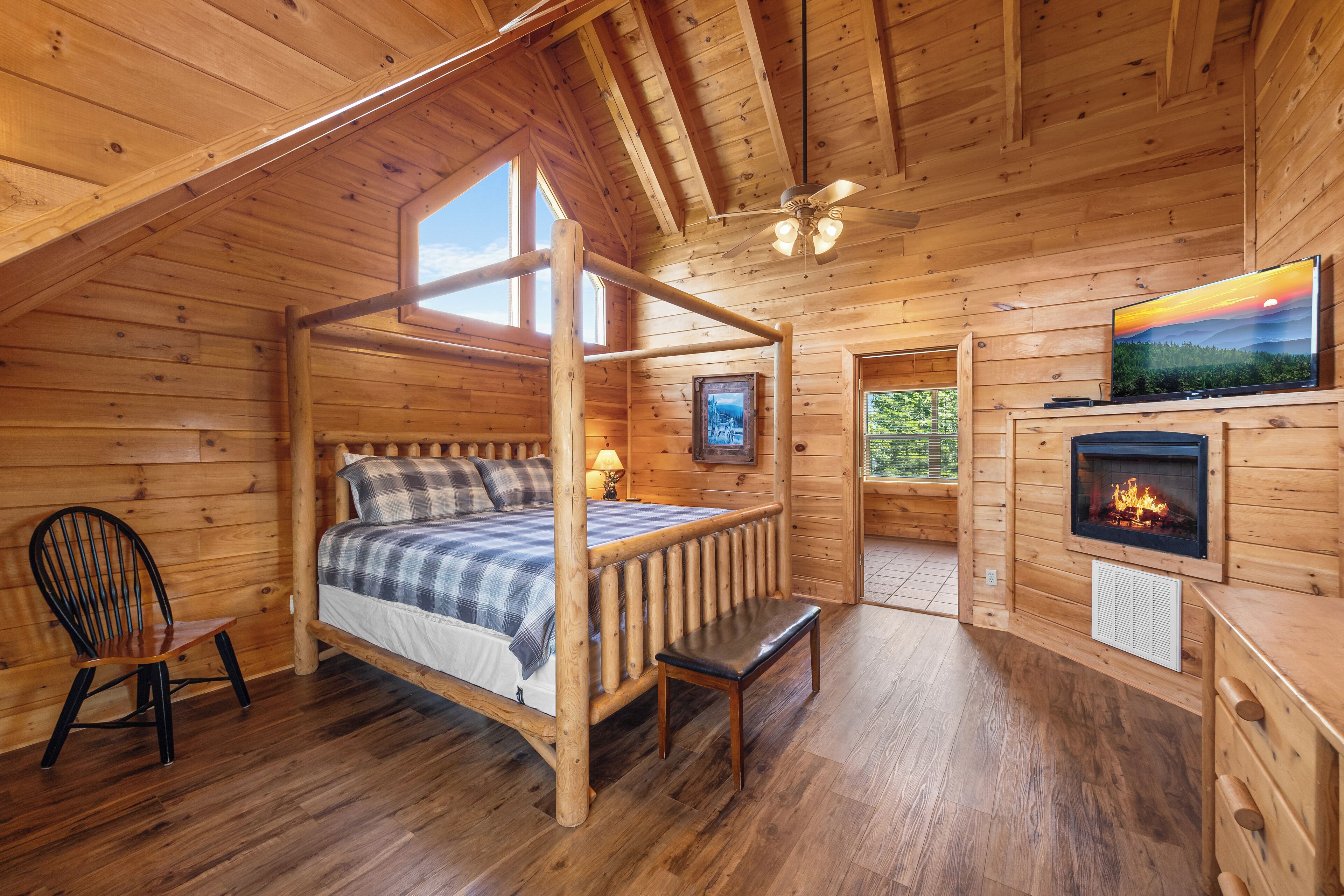 4 bedrooms, iron/ironing board, free WiFi, bed sheets