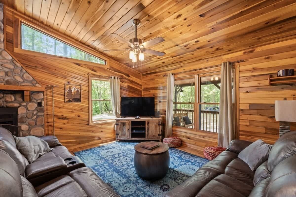Flat-screen TV, fireplace, offices