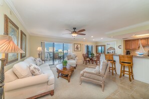 Smart TV, videogames, DVD player, mesa de pingue-pongue