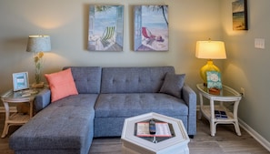 Smart TV, DVD player, books, music library - "Million Dollar View" (Orange Beach)