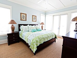 6 bedrooms, in-room safe, desk, iron/ironing board