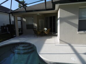A heated pool - Fabulous Villa in a gated community, 4 Bedrooms with Private Pool (Haines City)