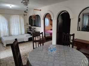 Villa, 2 camere da letto, vista cortile | Area soggiorno