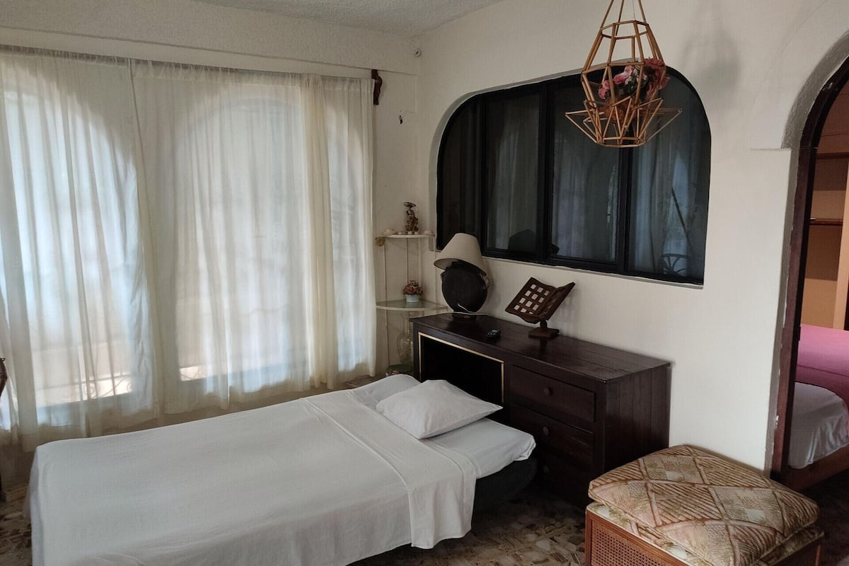 2 bedrooms, bed sheets