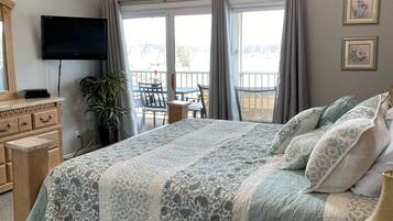 4 bedrooms, free WiFi, bed sheets, wheelchair access