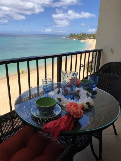 Stay On The Beach In Makaha  