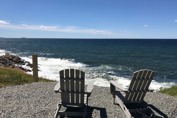 Take in magnificent ocean and coastal views from the cliff-side lookout