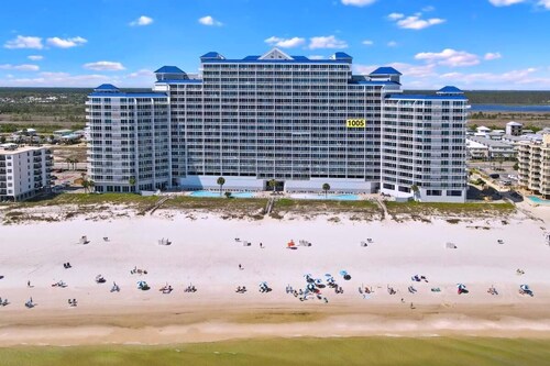 Beachfront 2 BR + Bunks — Family Friendly — No Added Fees — 100+ ★★★★★ Reviews 