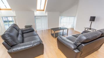 Apartment, 3 Bedrooms | Living area