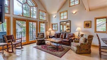 House, Multiple Beds (Aspen Ridge 32) | Living area | TV, fireplace