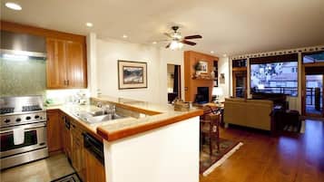 Condo, 2 camas Queen size (Granita 301) | Cocina privada