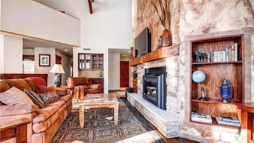 Condo, varias camas (Kayenta 4) | Área de sala de estar