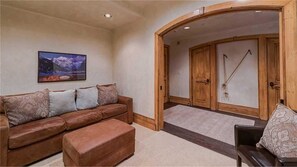 Condo, Multiple Beds (Plaza 403) | Living area
