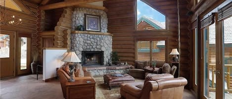 House, Multiple Beds (Sundance Grand Overlook) | Living area | TV