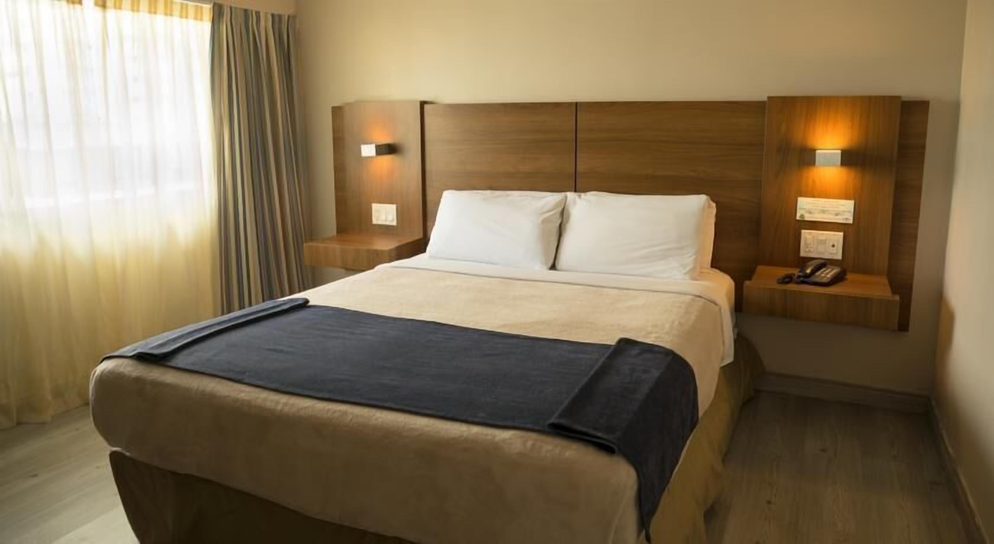 ミニバー、セーフティボックス (室内)、デスク、WiFi (無料)