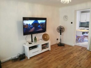 Apartment, 2 Schlafzimmer | Wohnzimmer